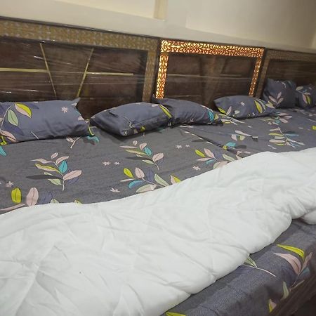 Shree Kashi Govardhan Dham Hotel Ujjain Ngoại thất bức ảnh