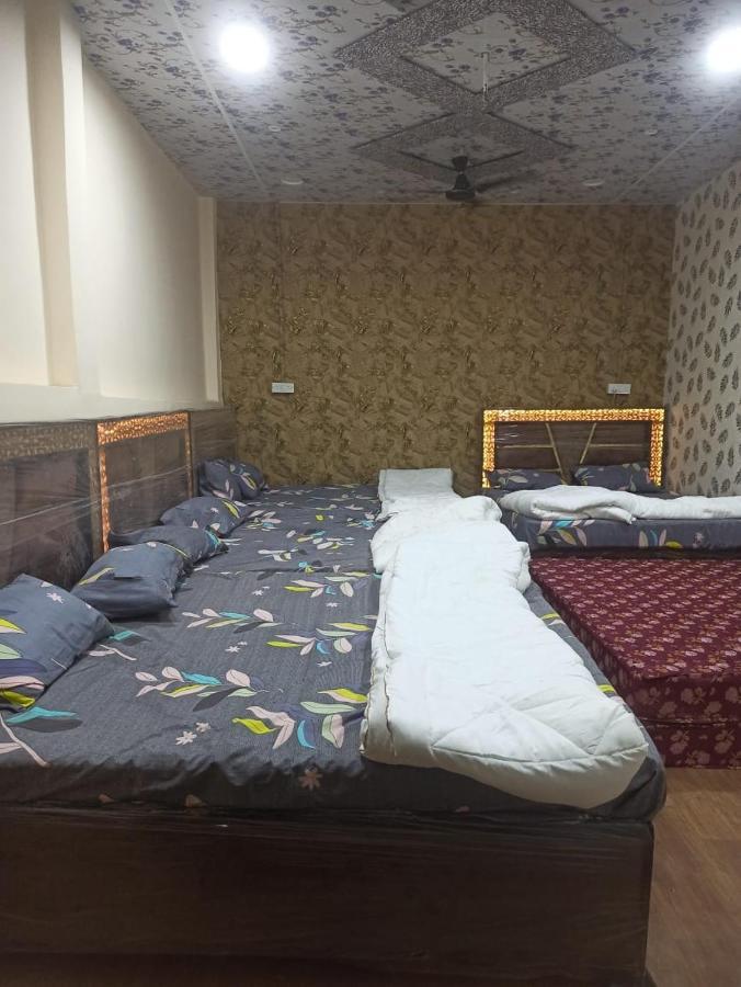 Shree Kashi Govardhan Dham Hotel Ujjain Ngoại thất bức ảnh